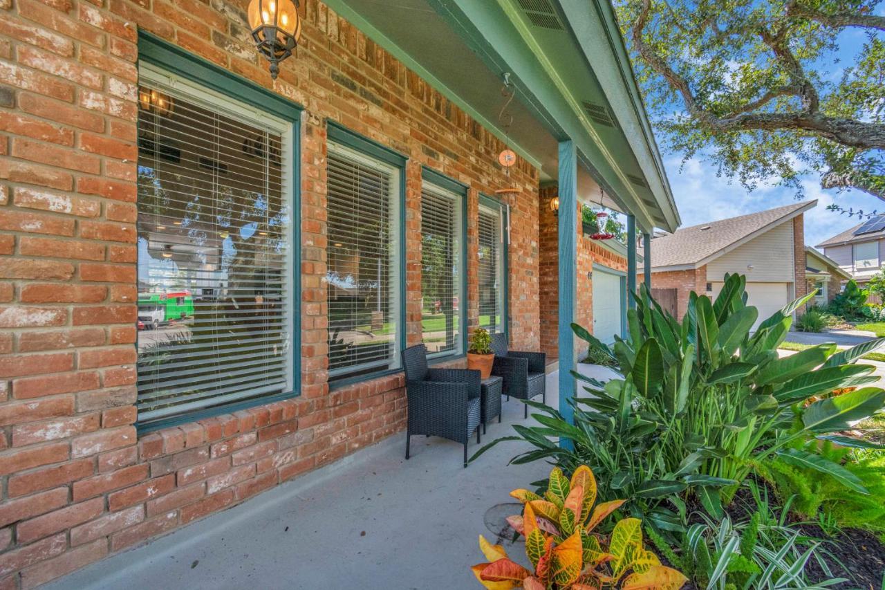 Beauty On The Water! Lake House Near The Beaches! Galveston Exterior foto