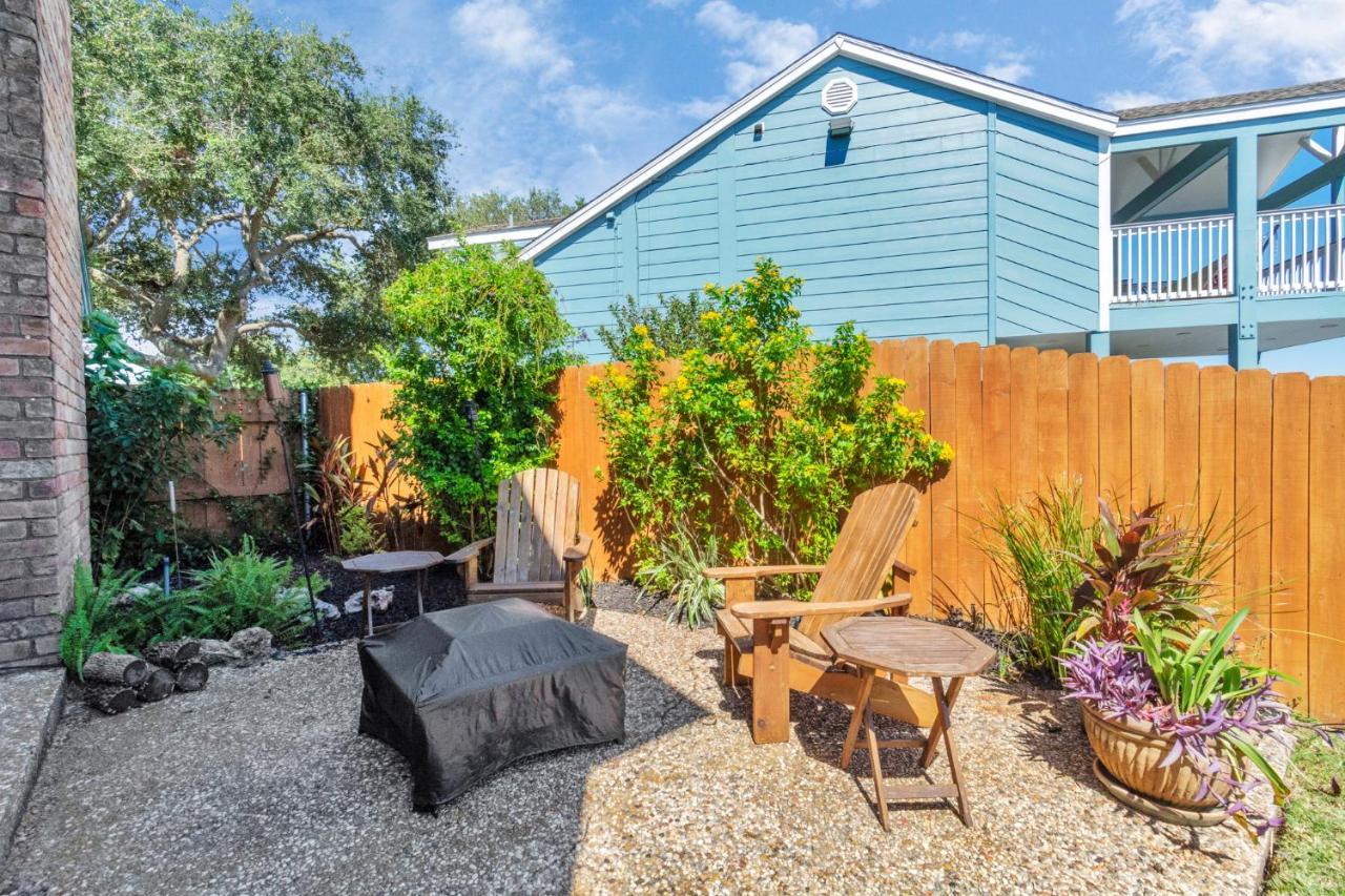 Beauty On The Water! Lake House Near The Beaches! Galveston Exterior foto
