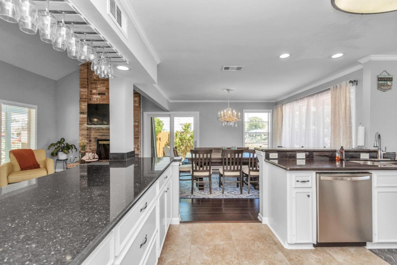 Beauty On The Water! Lake House Near The Beaches! Galveston Exterior foto