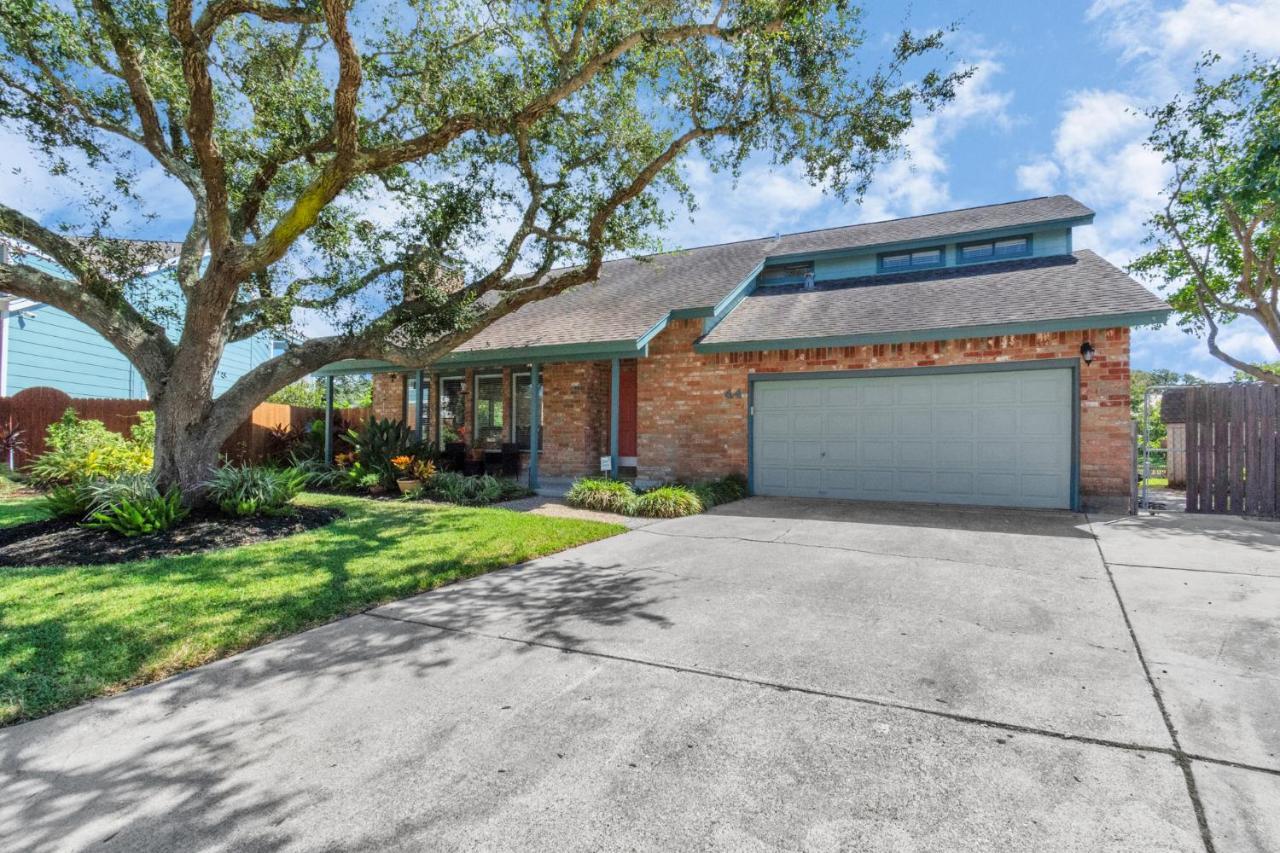 Beauty On The Water! Lake House Near The Beaches! Galveston Exterior foto