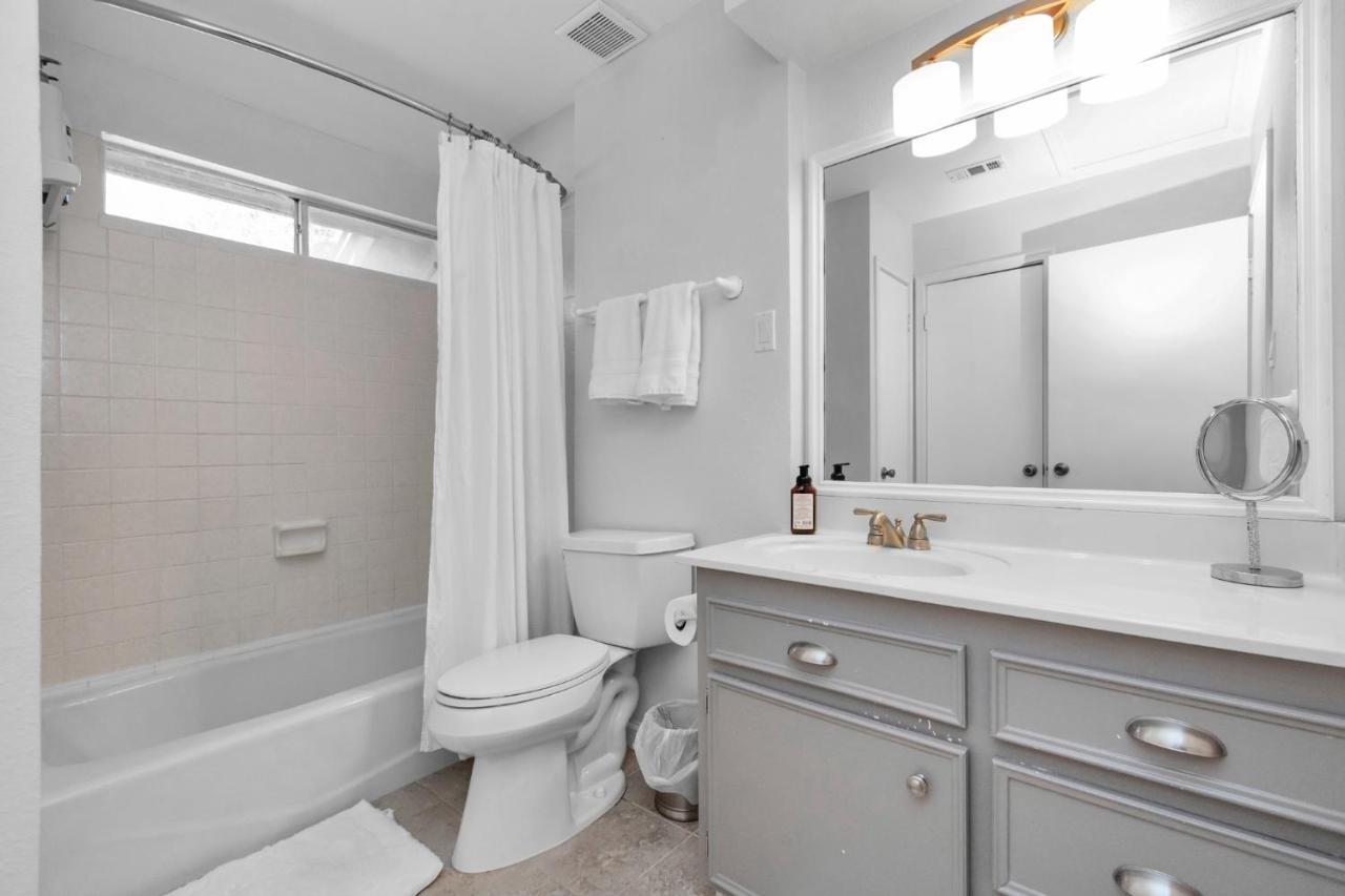Beauty On The Water! Lake House Near The Beaches! Galveston Exterior foto