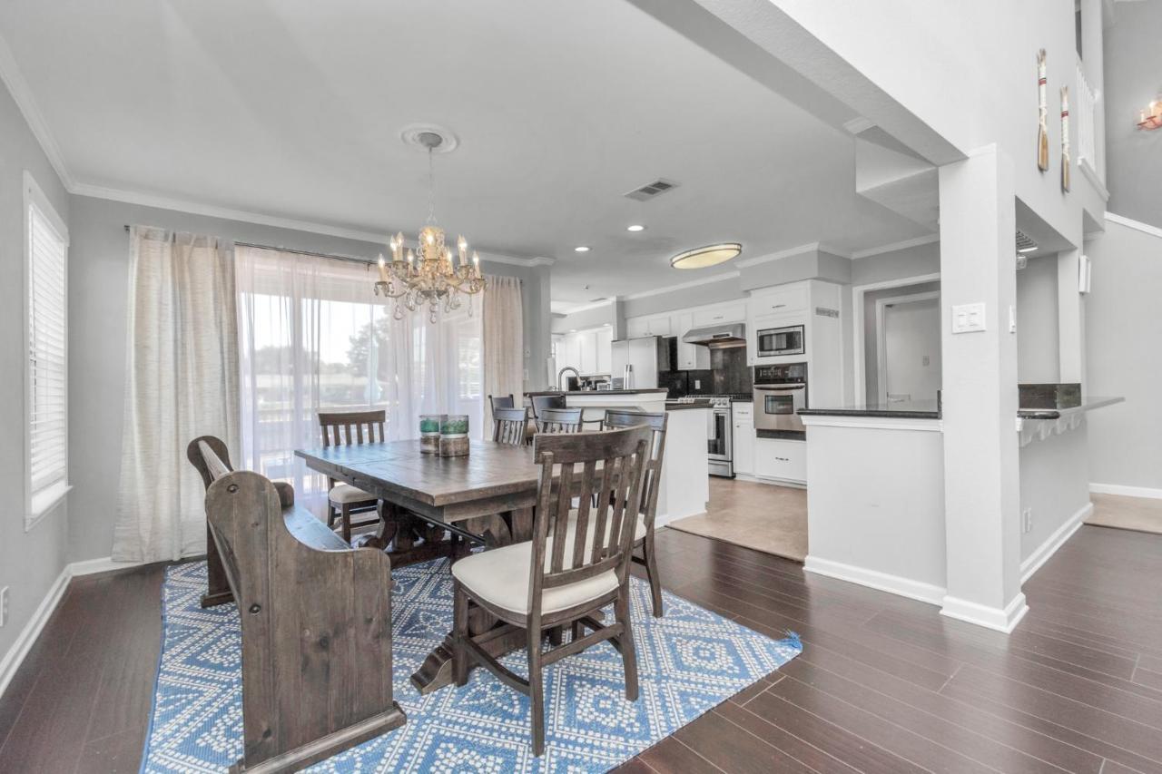Beauty On The Water! Lake House Near The Beaches! Galveston Exterior foto